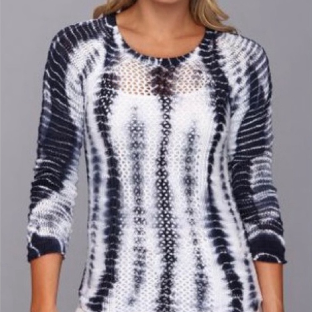 Vince Camuto sweater